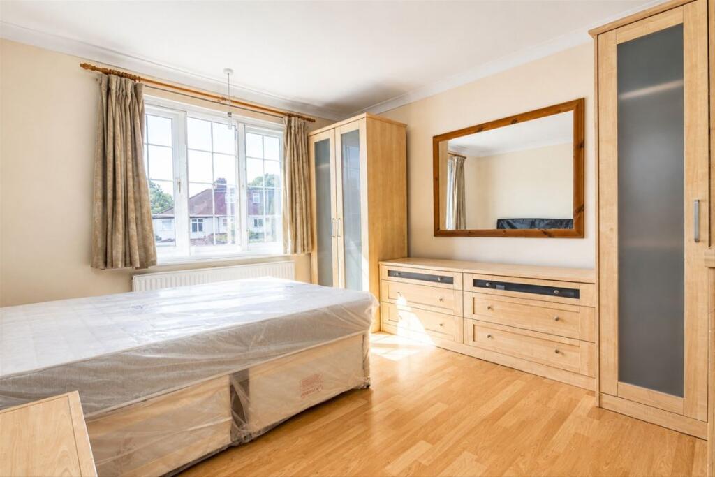 House in Twickenham - View 5
