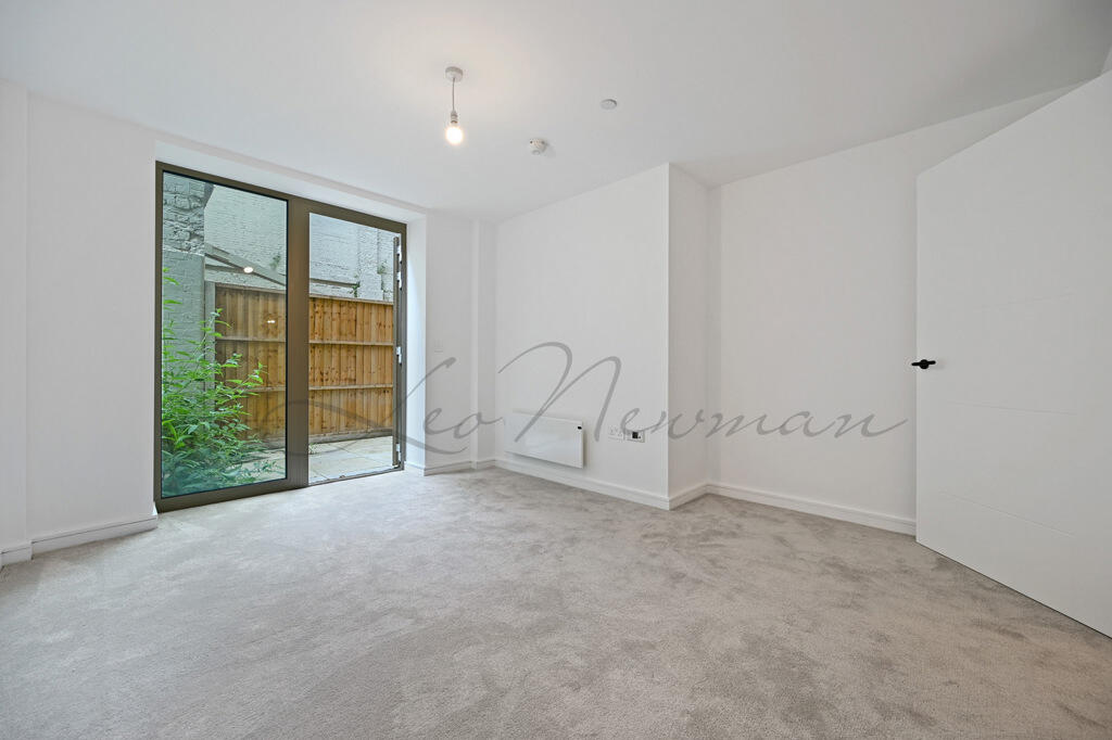 Main image of property: Caroline Street, London, E1