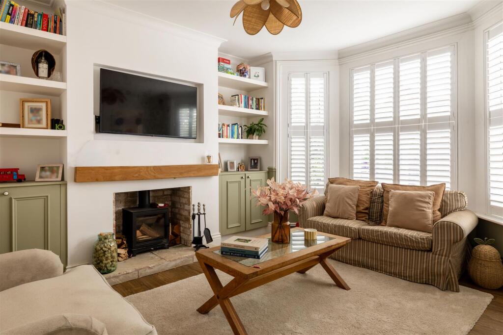 House in Redhill, Earlswood - View 2