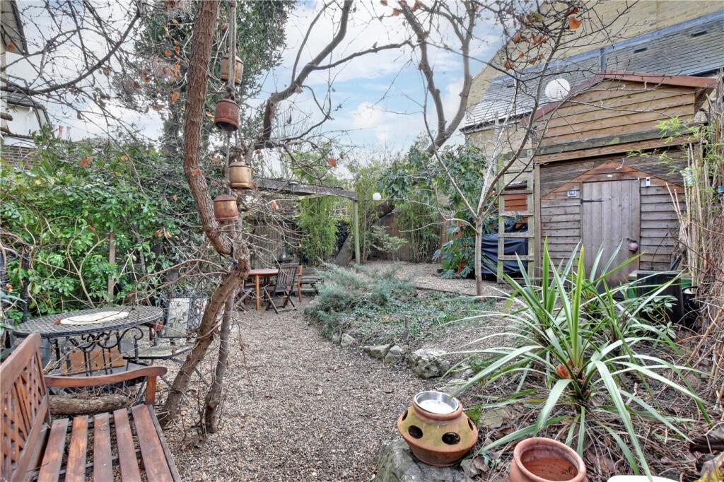 House in London, Blackheath Royal Standard, East Greenwich - View 3