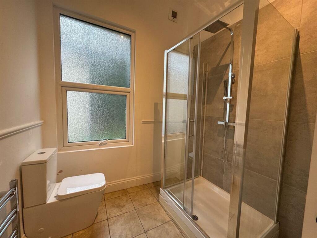 1 bedroom semi-detached house for rent