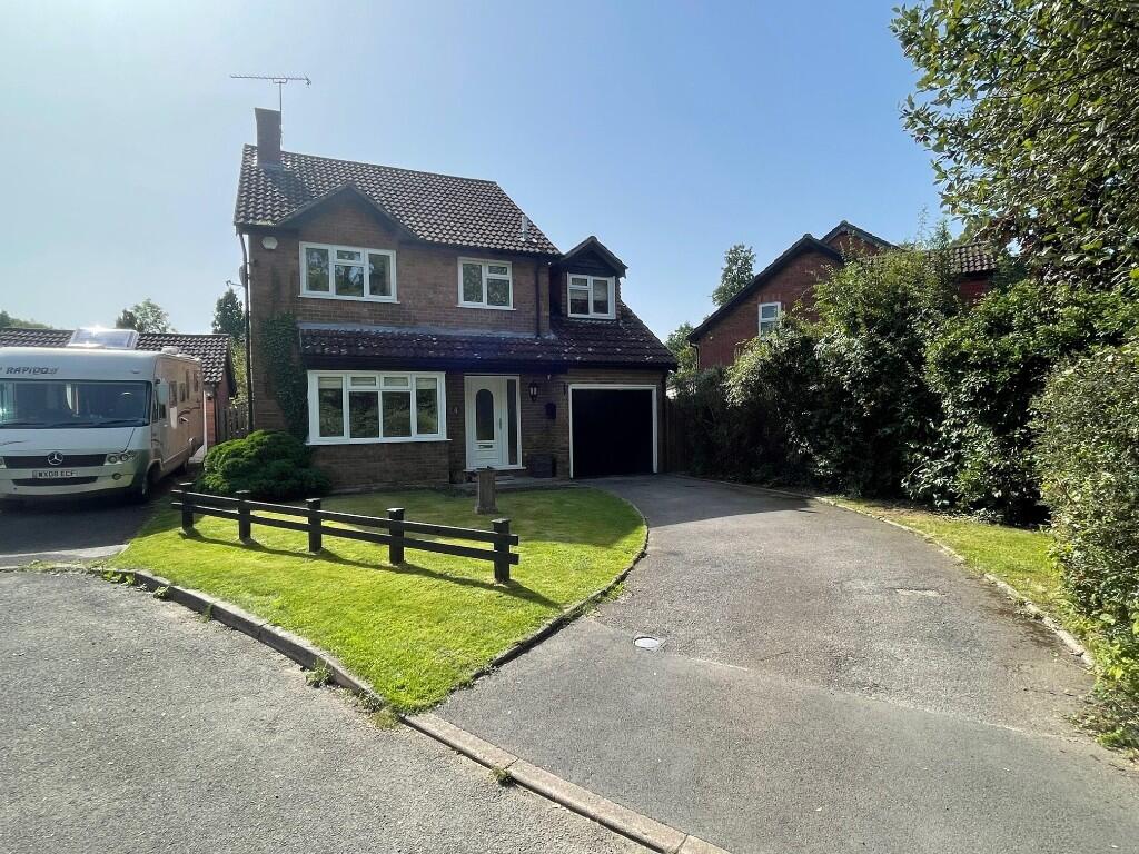 Main image of property: Crooked Hays Close, Marchwood, Southampton, SO40 4XW