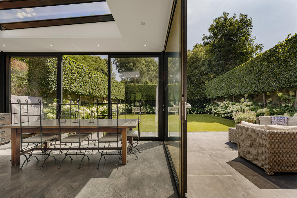 House in Twickenham - View 4
