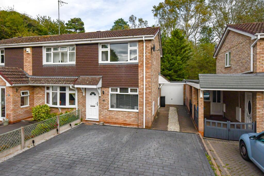 2-bed semi-detached on Quendale, Wombourne, Wolverhampton, £240,000
