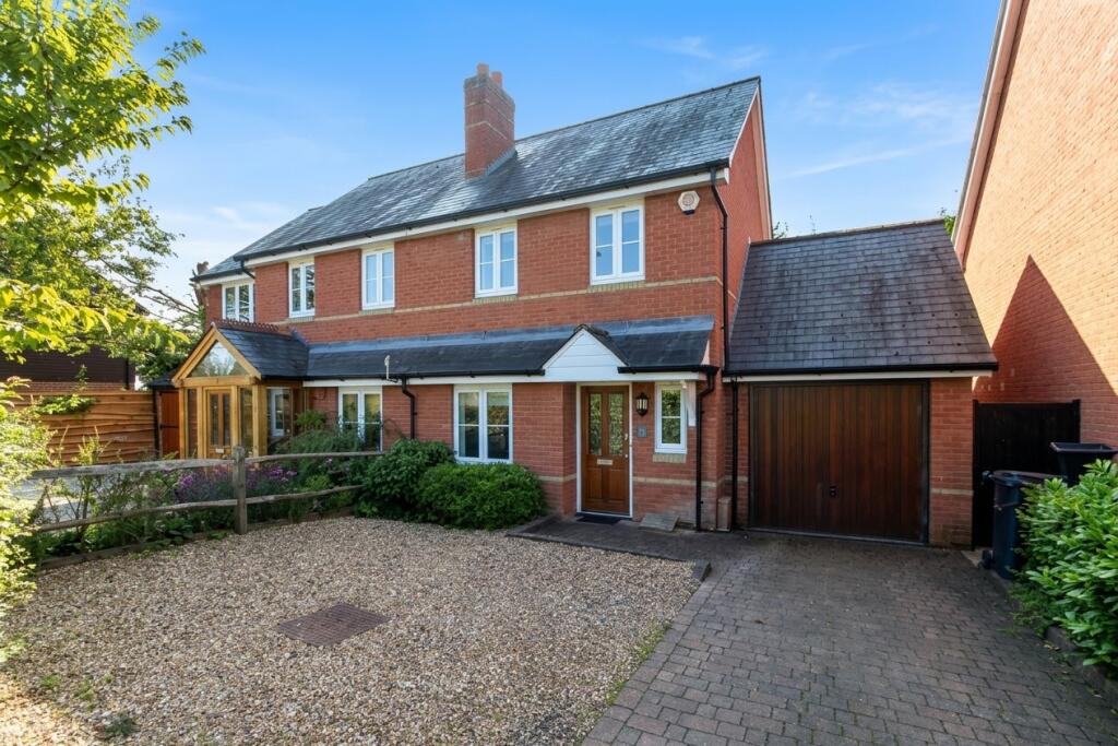 House in Winchester, Wickham - View 2