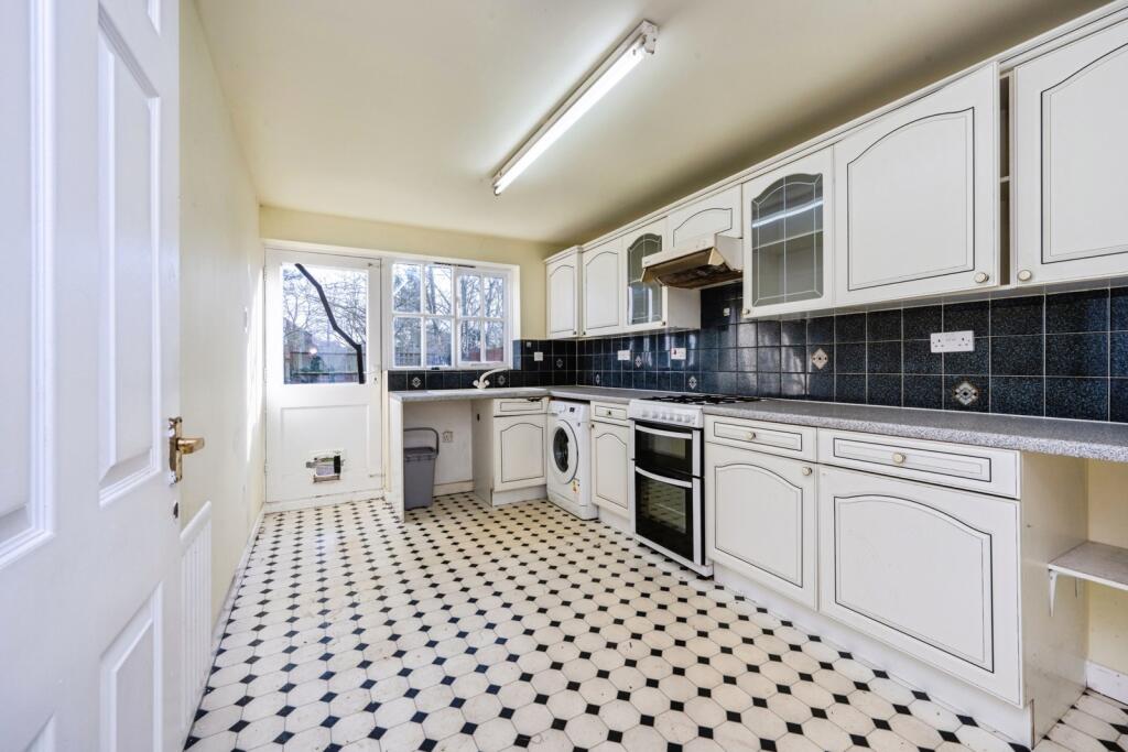 Hillesden Avenue, Elstow, Bedford, Bedfordshire, MK42 photo 3