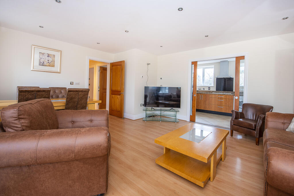 Apartment in Twickenham - View 3