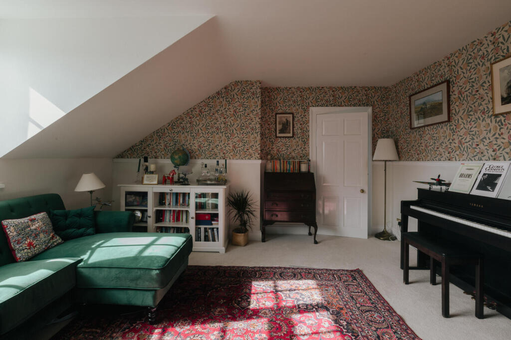 Apartment in Tonbridge - View 3