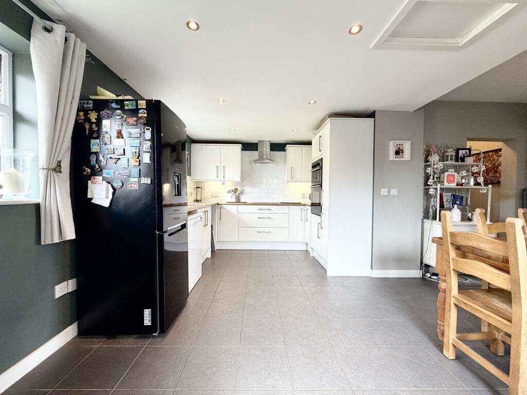 Combe Terrace, East Huntspill, Highbridge, Somerset photo 4