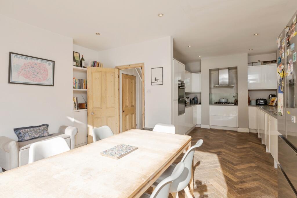 House in Tunbridge Wells, Kent - View 5