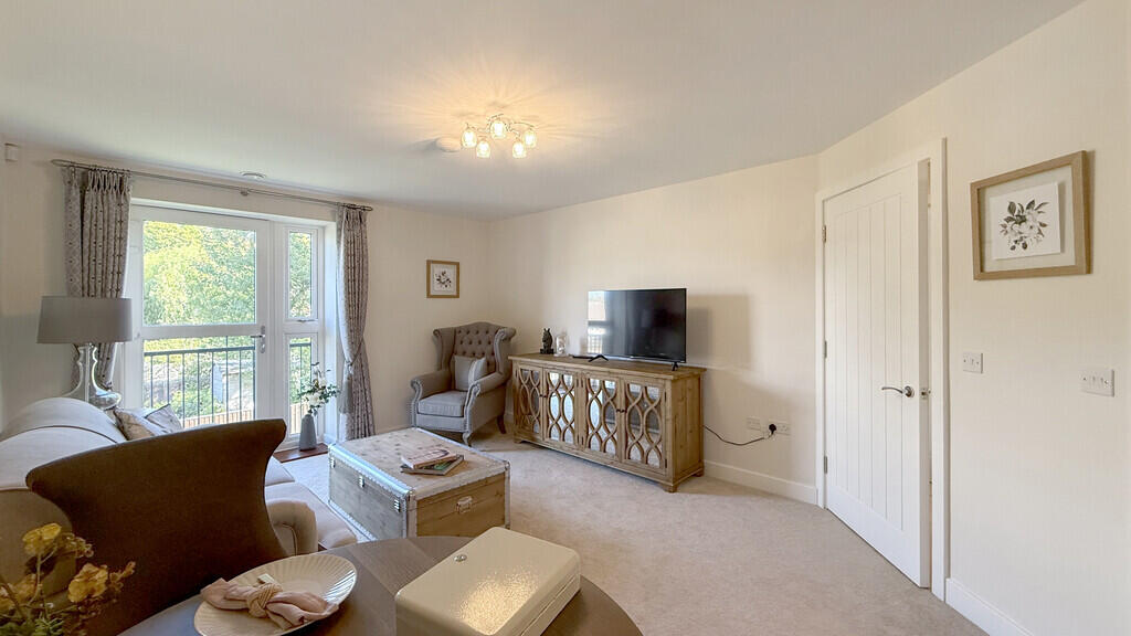 Crescent Place, Warminster photo 4