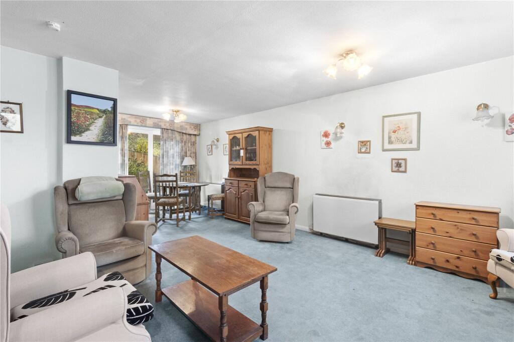 Harcourt Close, Uckfield, East Sussex, TN22 photo 2