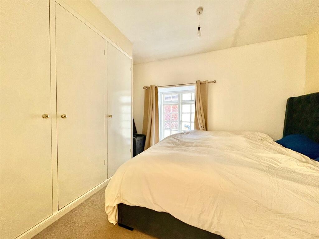 Additional image 6 of Superb Flat with Garden & Parking in Central Wells