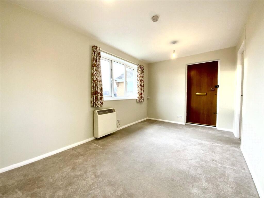 Blenheim Drive, Christchurch, Dorset, BH23 photo 2