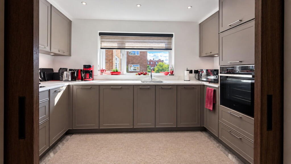 Apartment in Preston - View 3