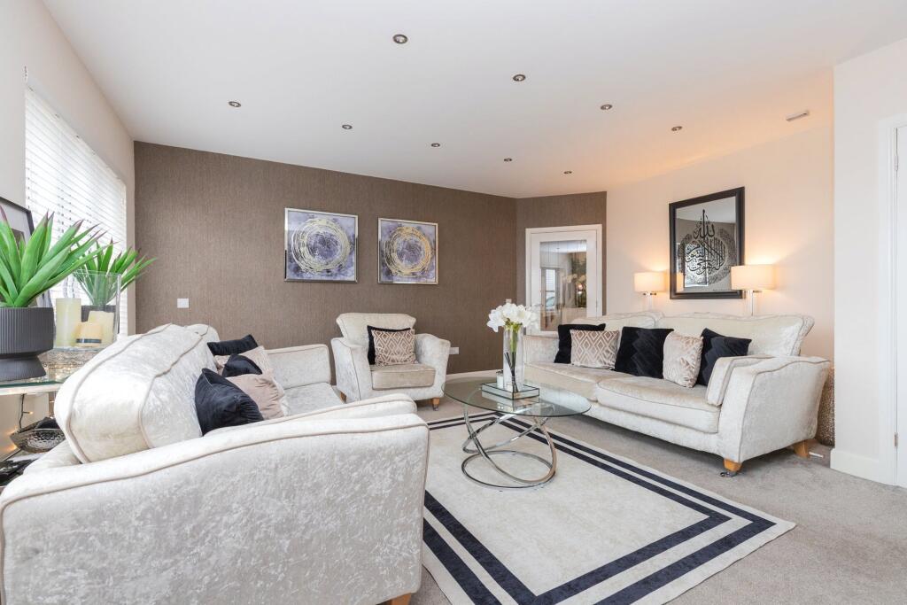 House in Barrhead, Springhill - View 3