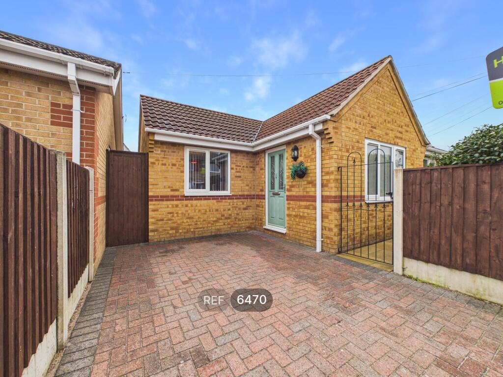 Main image of property: Cross Street, Arnold, Nottingham, NG5 7AT