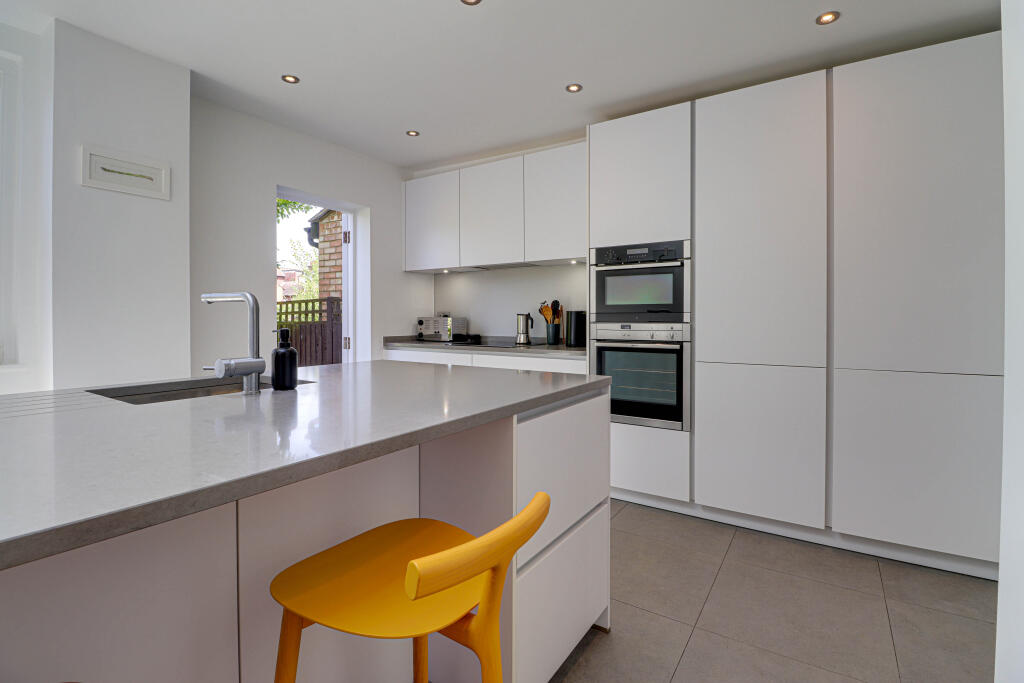 House in St Albans - View 3