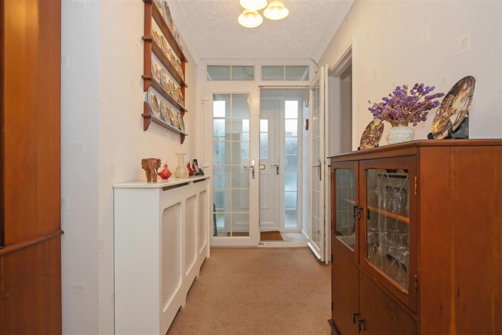 House in Bristol, Winterbourne - View 2