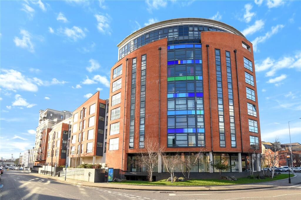 Main image of property: Kennet Street, Reading, Berkshire, RG1