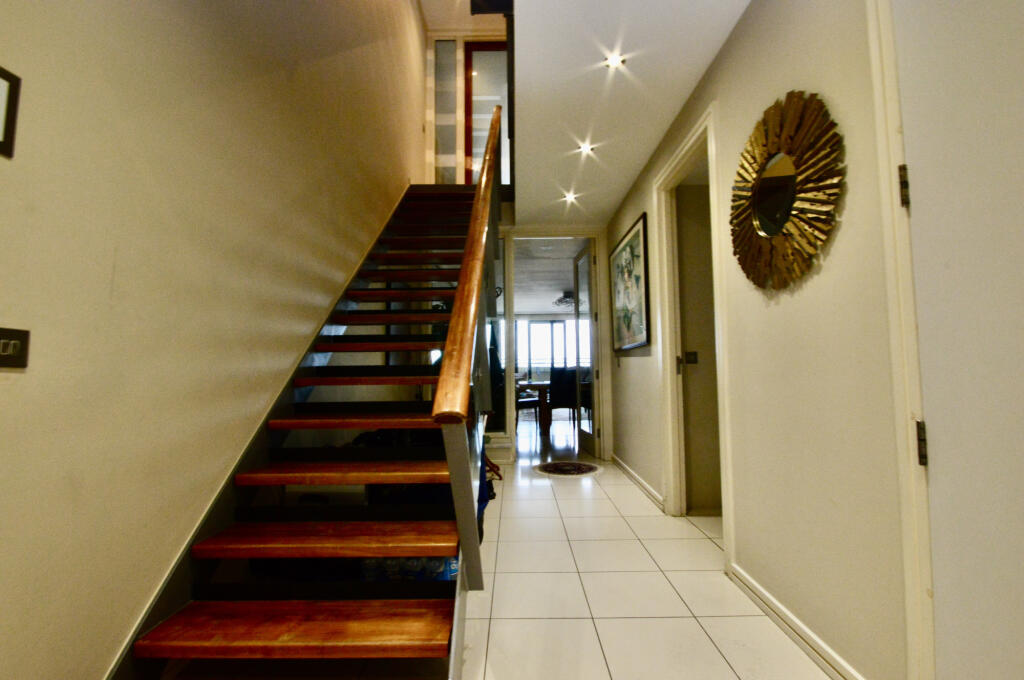 Apartment in London, Royal Borough of Kensington and Chelsea - View 2