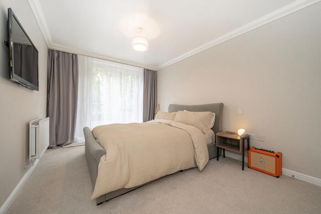 Apartment in London, Worton - View 4