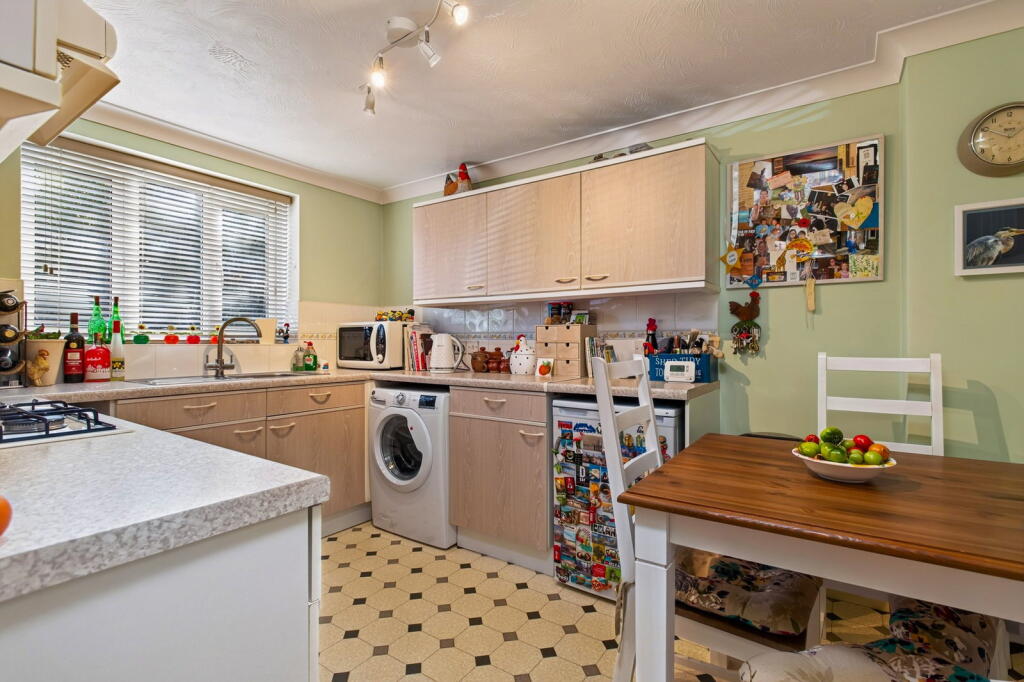 House in Northampton, Wellingborough - View 5