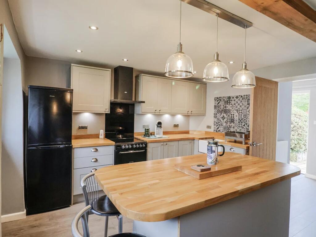 Drupe Farm Court, Colaton Raleigh photo 2