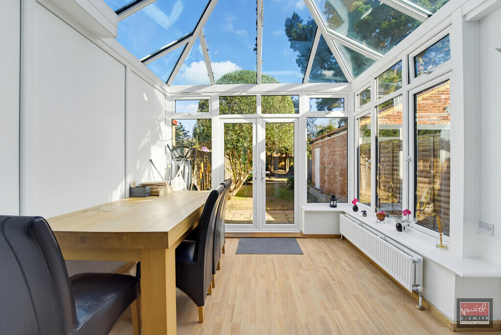 House in Twickenham - More