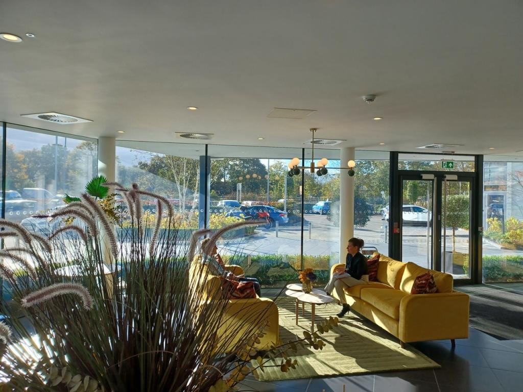 100 Berkshire Place Winnersh offices 2 to 200 pe
