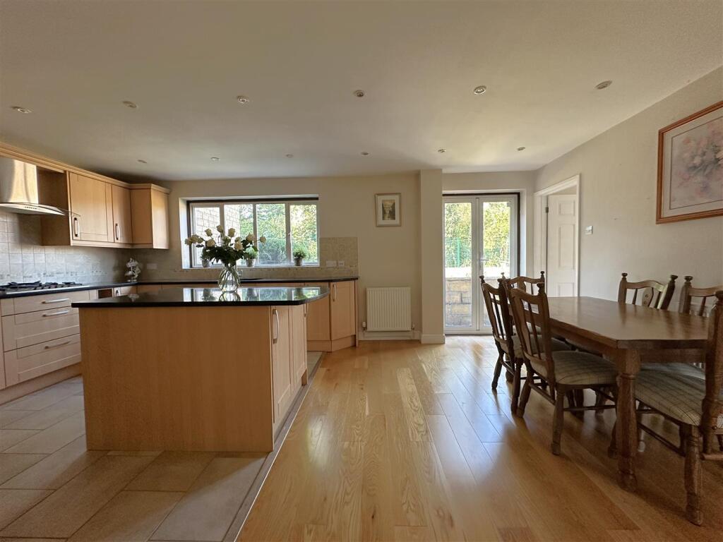 Ivy Road, Chippenham photo 2