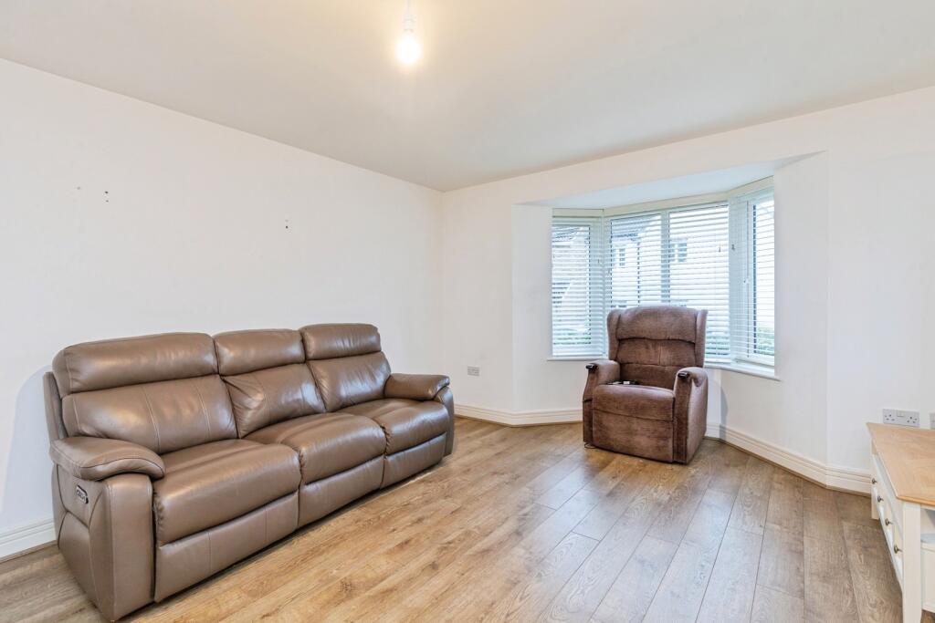 Gudgeon Crescent, ROCHESTER, Kent, ME3 photo 3