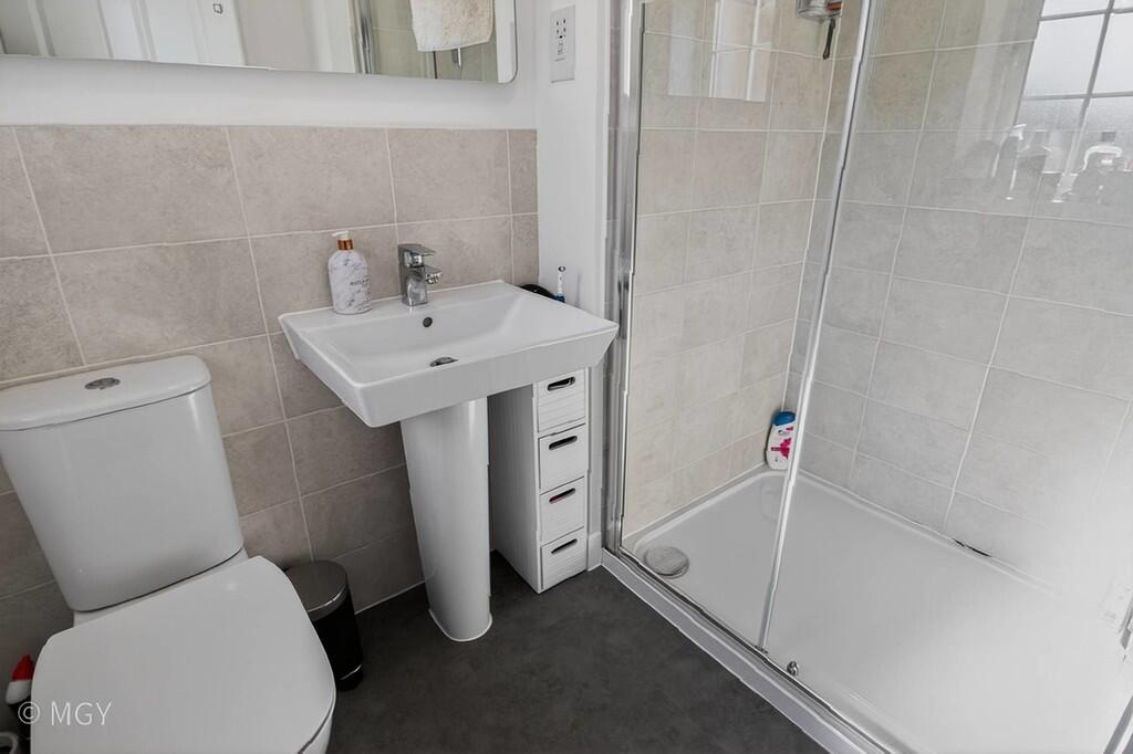 Rhodfa'r Morwydd, Penarth image 4