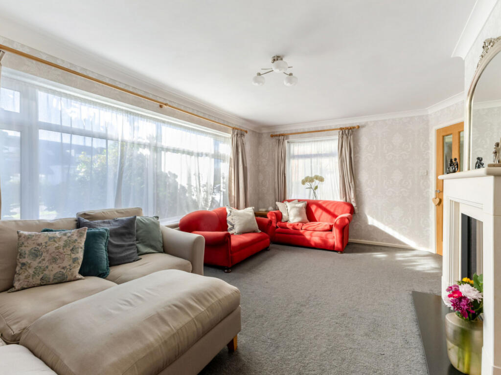 House in Marlow, Buckinghamshire - More