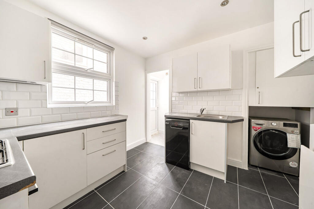 Apartment in London - View 3