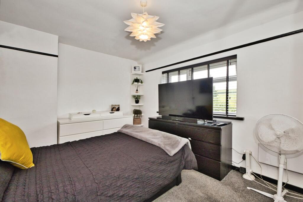 Hardington Moor, Yeovil, Somerset, BA22 – další