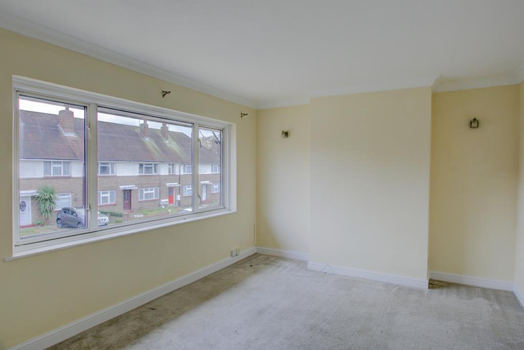 53 Chelmsford Avenue Collier Row Romford Essex photo 3