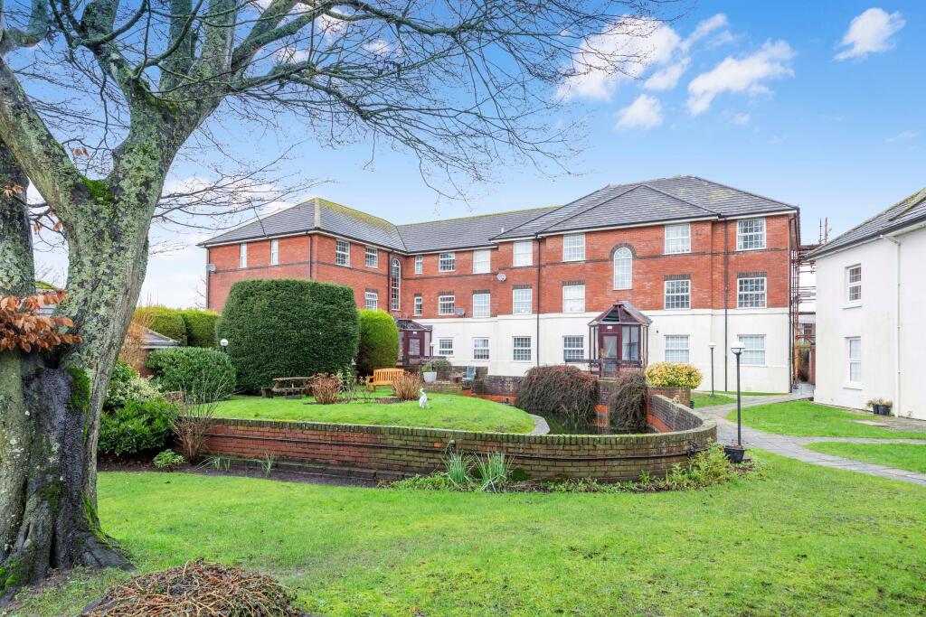 Main image of property: Flat , Newbury Gardens, Newbury, Gillingham