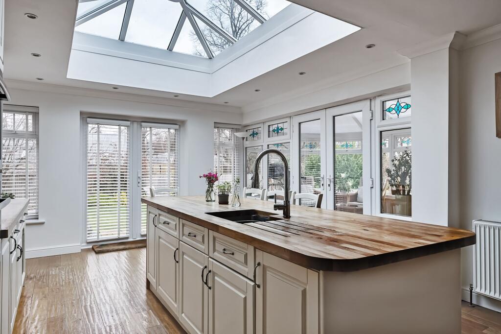 Dean Close, Winchester, SO22 photo 3