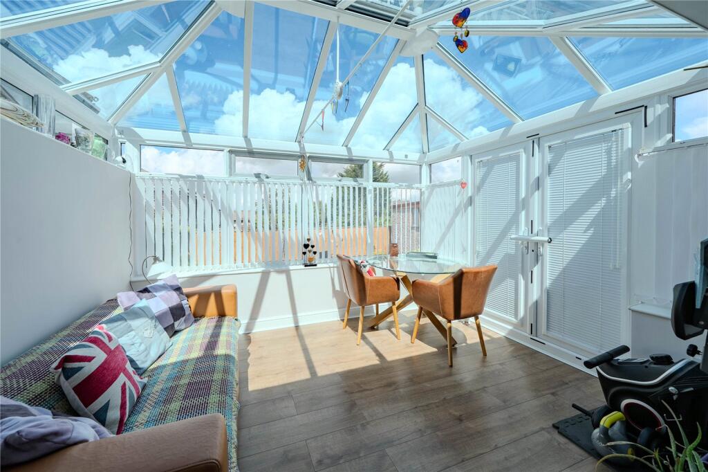 House in Leeds, Alwoodley - View 4