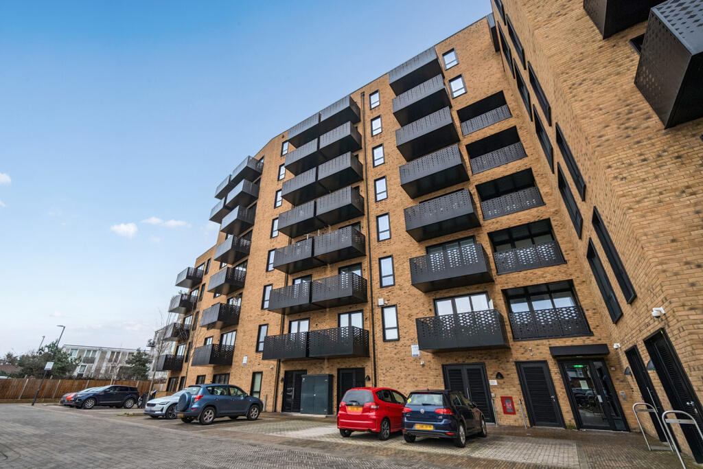 Main image of property: Middle Road, London