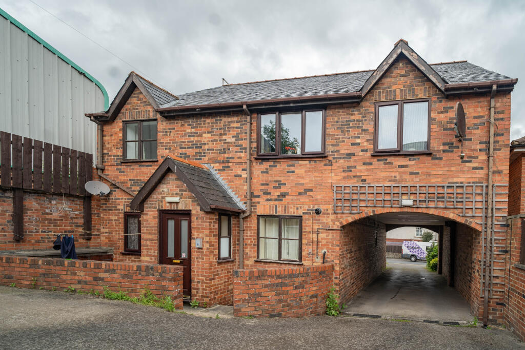 1-bed flat on Gavins Court, Whincup Close, Knaresborough, North Yorkshire, £120,000
