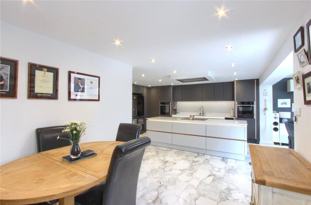 Whinfell Drive, Normanby, TS6 photo 4