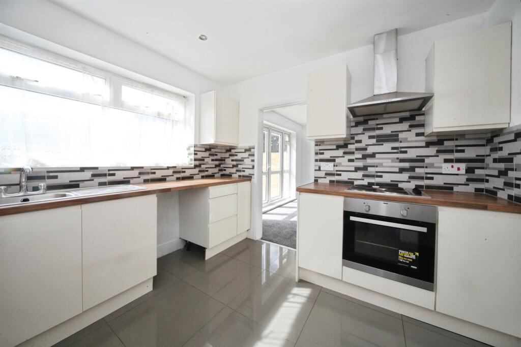 Main image of property: Hanswick Close, Luton
