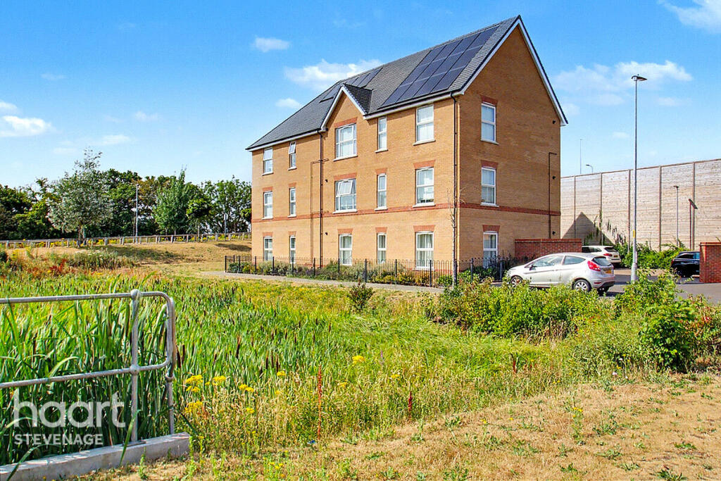 2-bed flat on Manek House, Porthcawl Crescent, Stevenage, £280,000