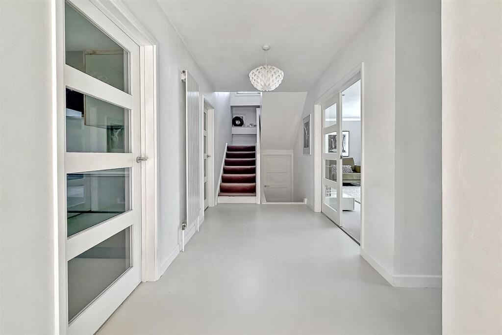 Additional image 10 of May Close, St. Albans