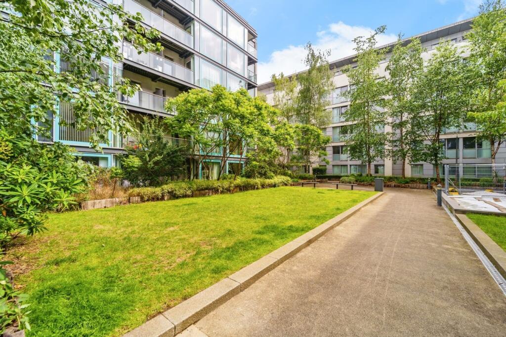 Main image of property: Station Approach, Hayes, UB3