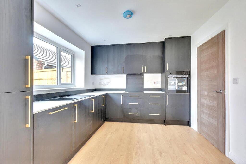 House in Nottingham, Chase Farm, Gedling - View 3