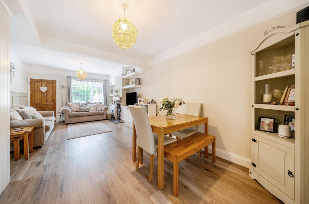 House in Guildford - View 4