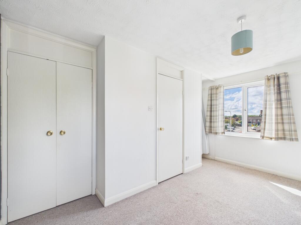 Camden Place, Calcot, Reading, RG31 photo 4